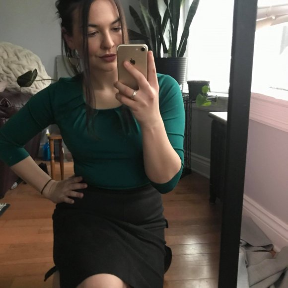 Banana Republic Emerald Green Pleated Blouse - Picture 3 of 4